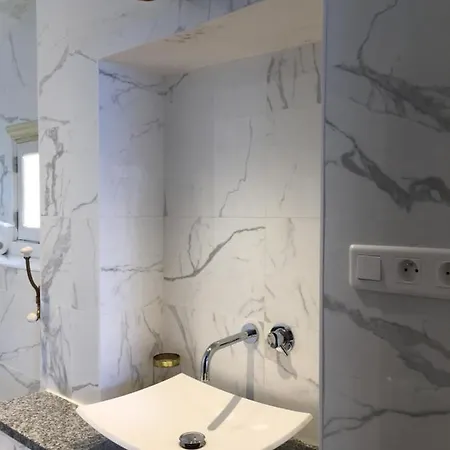 Apart Otel Le Balcon Du Pecheur 4*